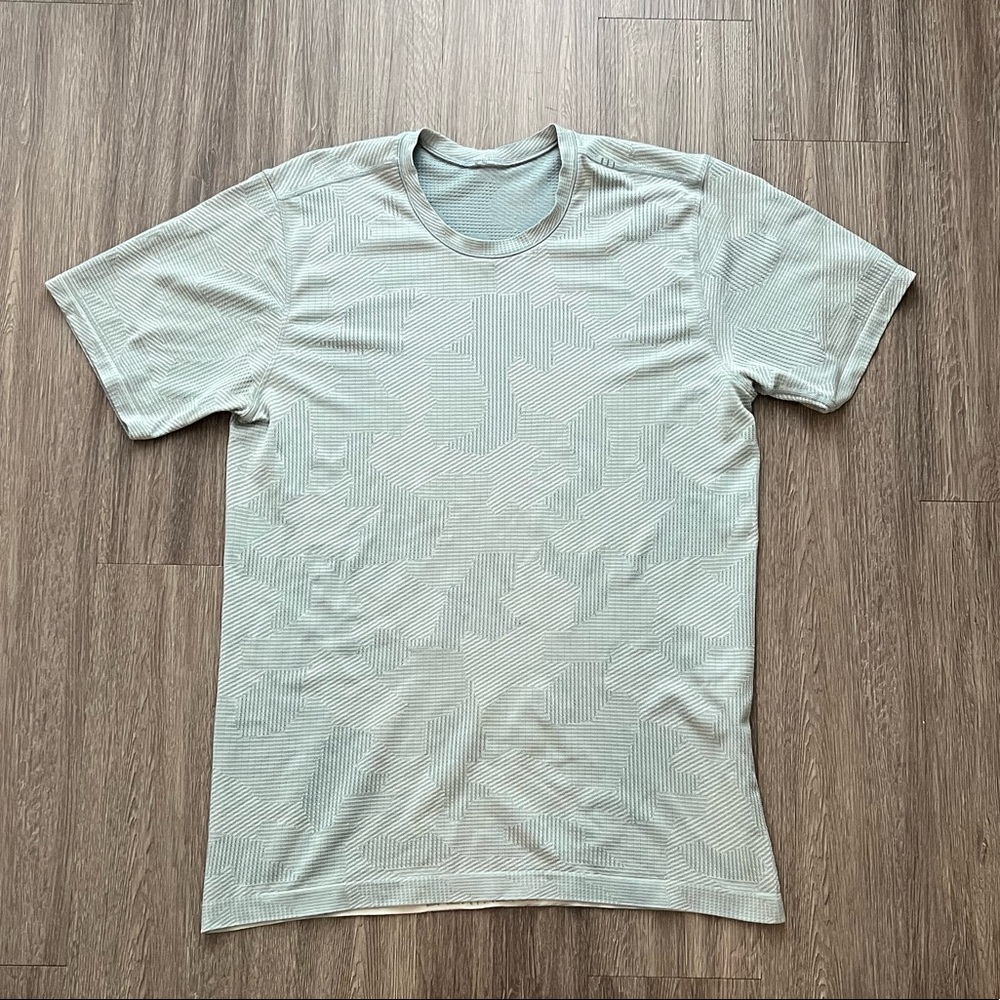 Lululemon Metal Vent Breathe Camo Blue